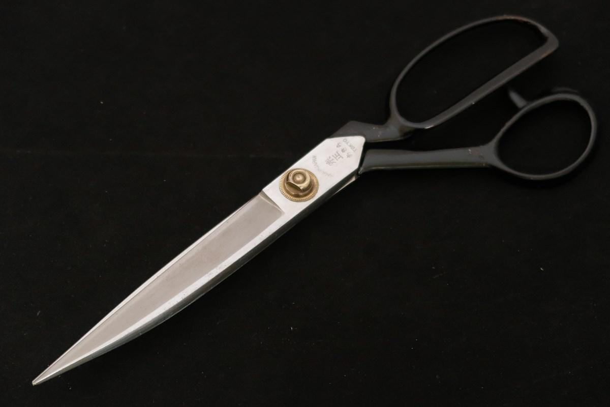 Vintage Japanese high-quality Hair Cutting Shears MINK A220 The 80's